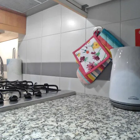 Garden's Apartment *