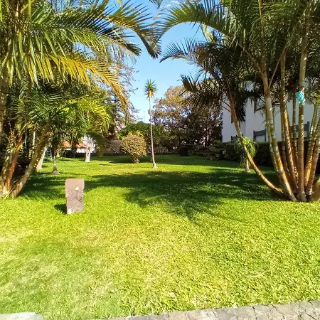 Garden's Apartment